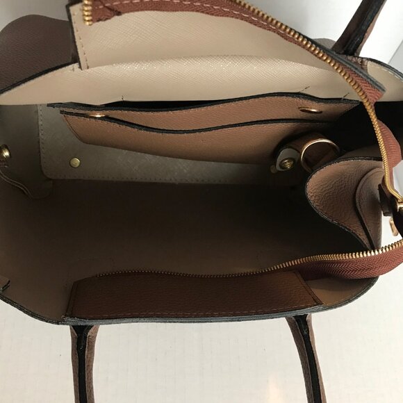 ai Toronto Seoul Park - Picture 8 of 12